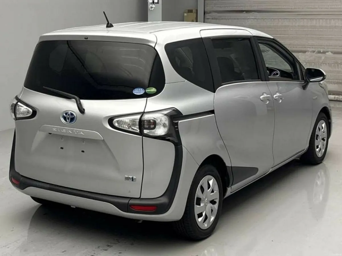 Toyota Sienta 7 SEATER - HYBRID - 1.5 AUTOMATIC - Image 2