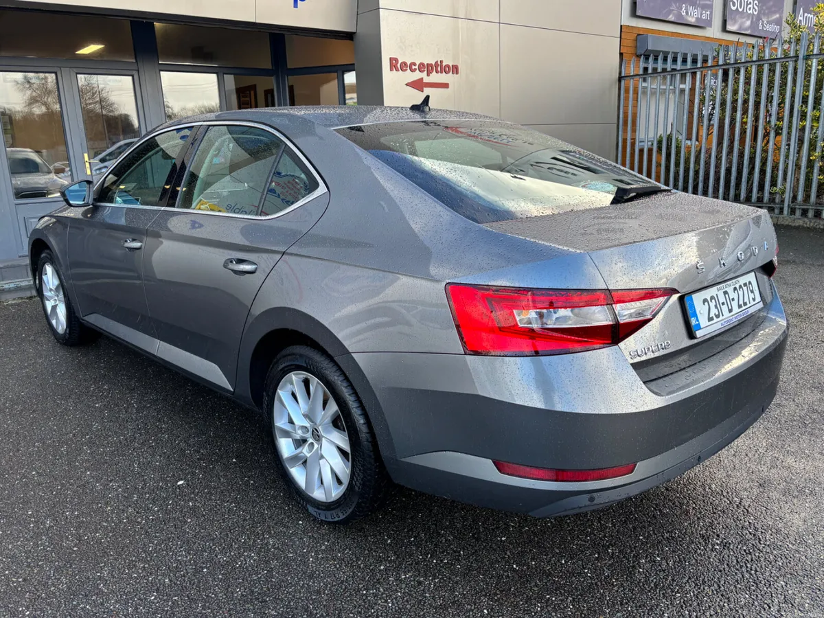 2.0 TDI AMBITION DSG (150BHP) - SAVE 2000eur - Image 3