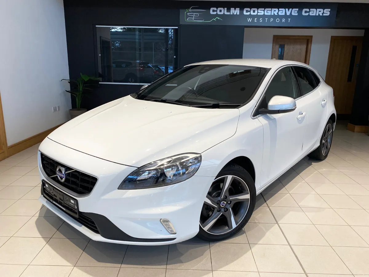 Volvo V40 2016 R-Design DEPOSIT TAKEN - Image 3