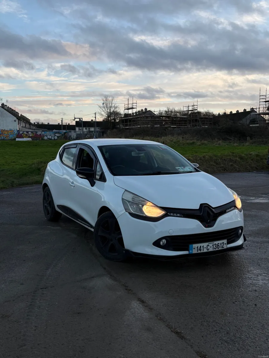 2014 Renault Clio - Image 2