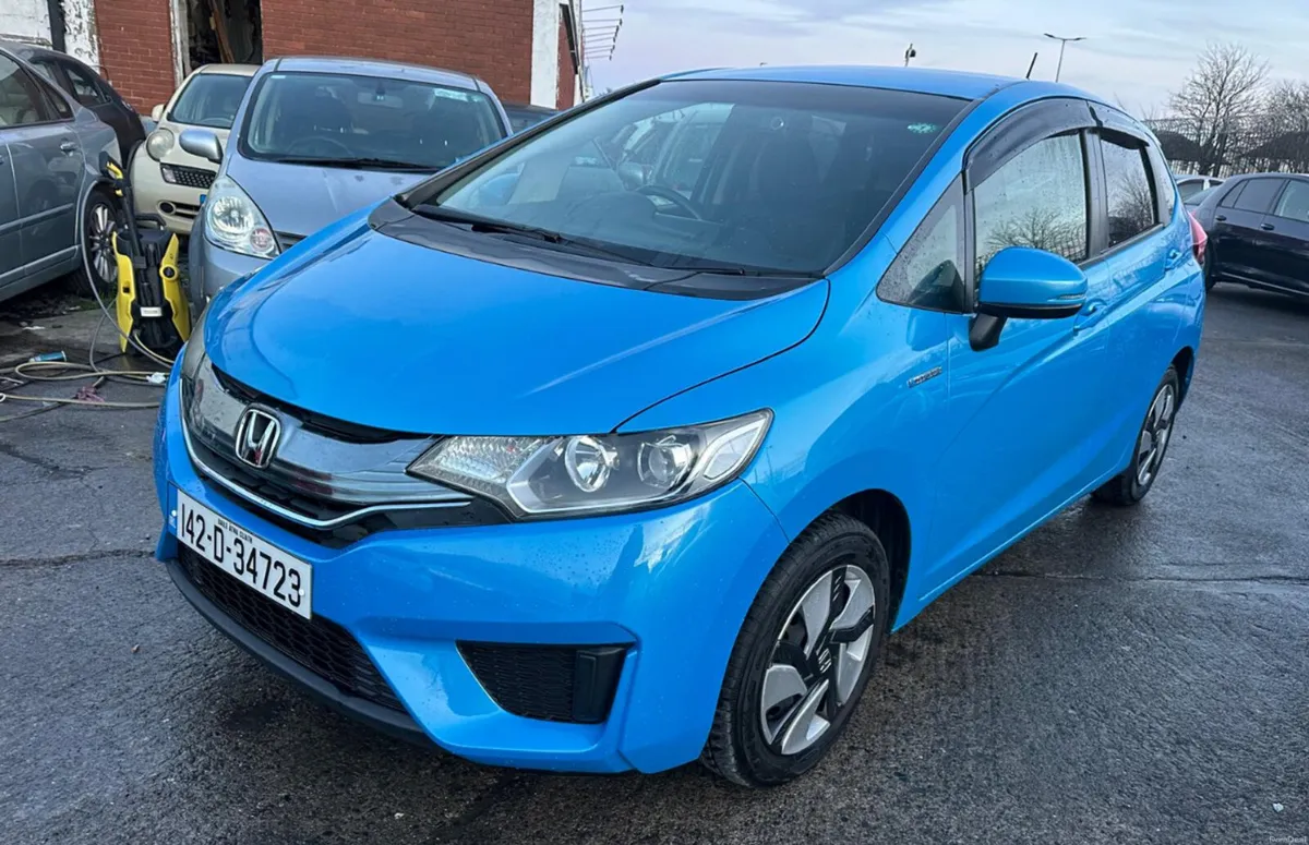 2014 Honda Fit 1.5 Hybrid Auto /  Deposit Taken - Image 2