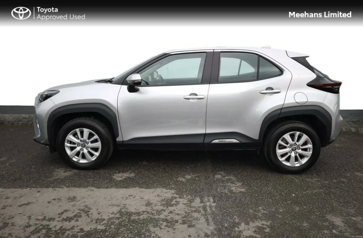 Toyota Yaris Cross YARIS CROSS LUNA - Image 3