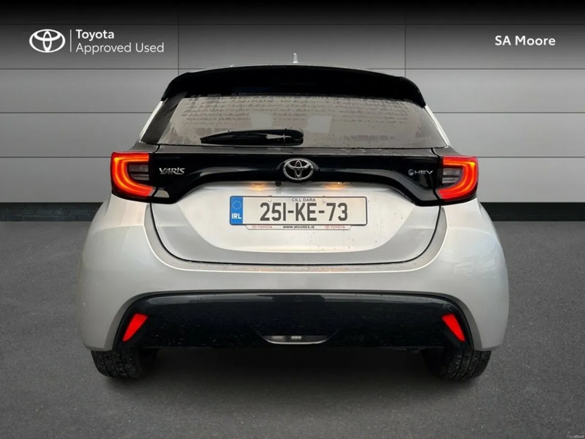 Toyota Yaris HYBRID PLATINUM - Image 4
