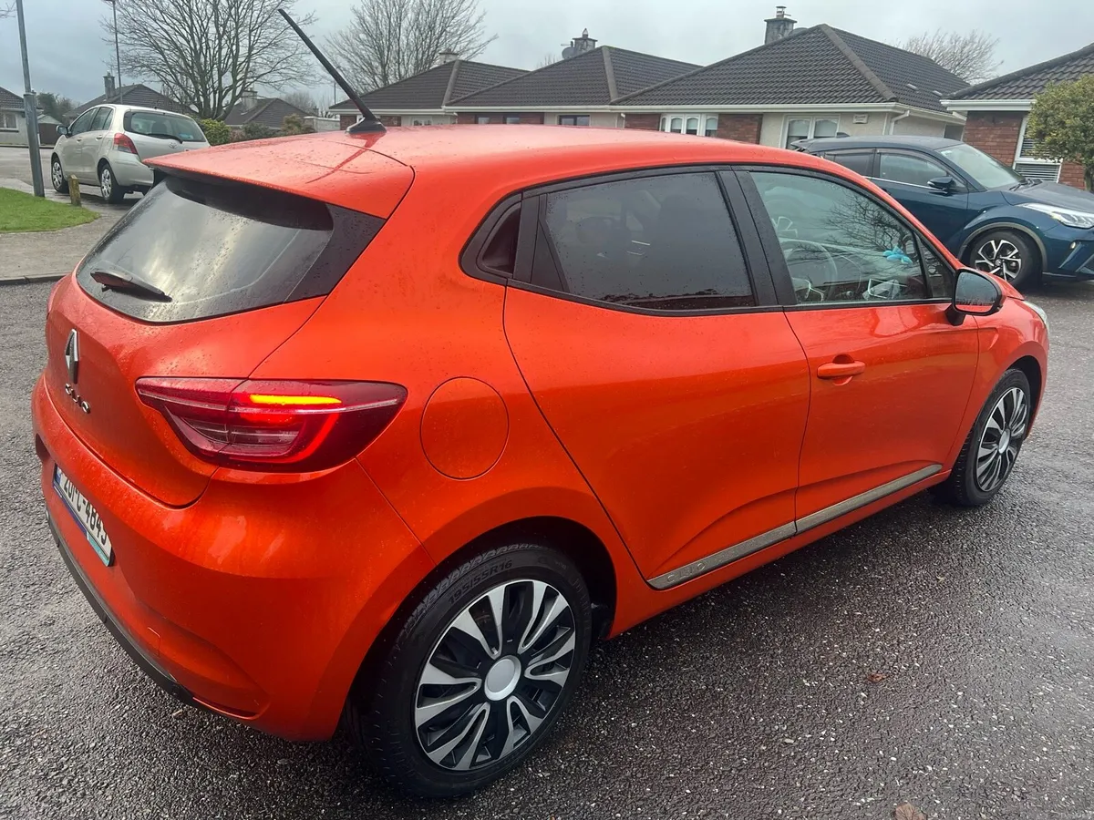 Renault Clio Orange - Image 2