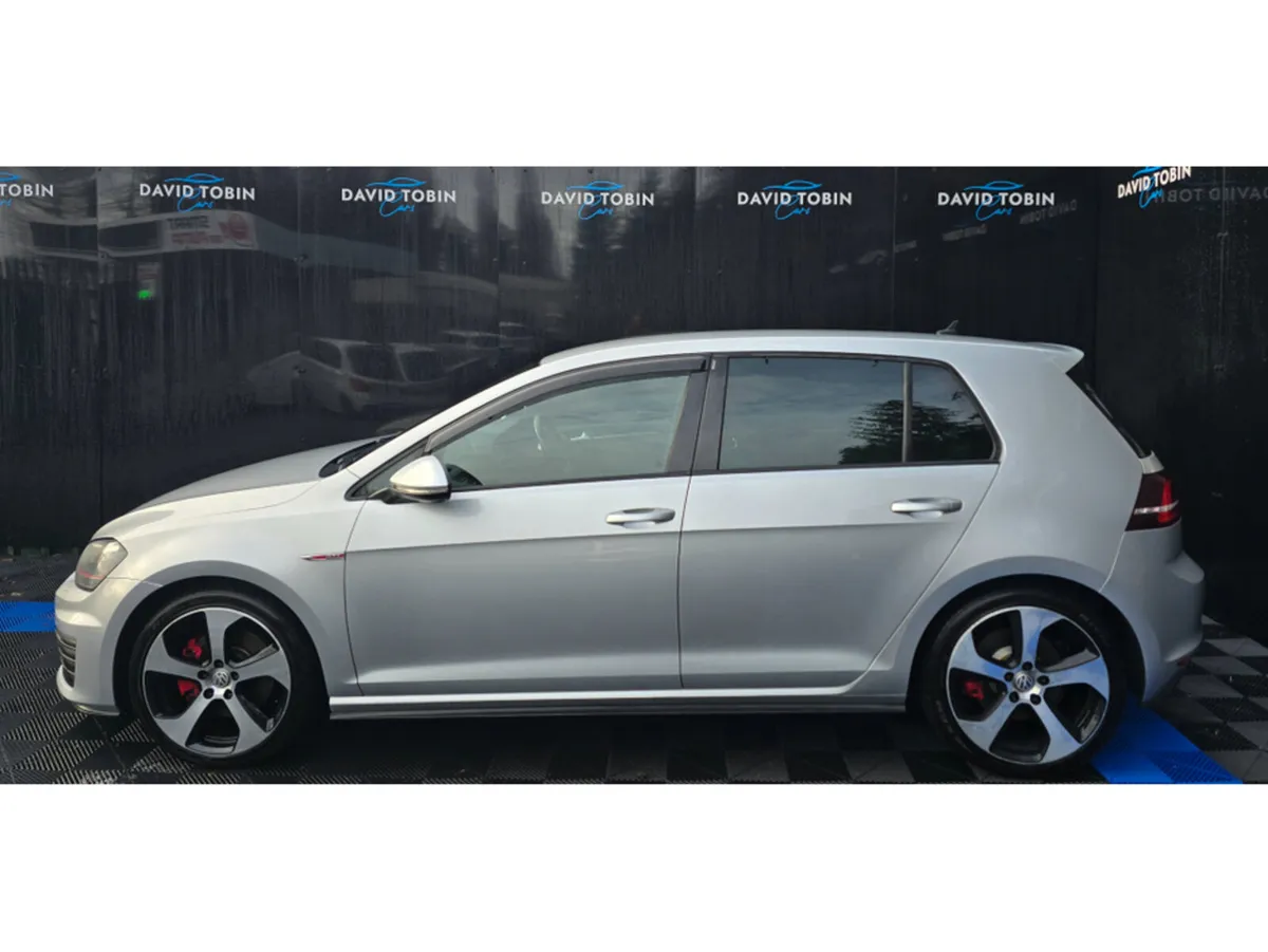 Volkswagen Golf 2.0 GTI 220 BHP DSG - Image 3