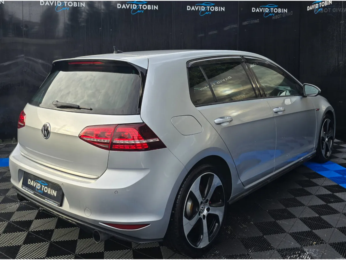Volkswagen Golf 2.0 GTI 220 BHP DSG - Image 4