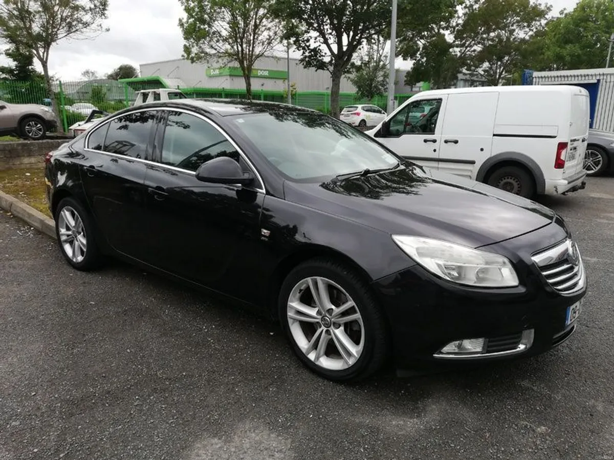 2009 Vauxhall Insignia - Image 1