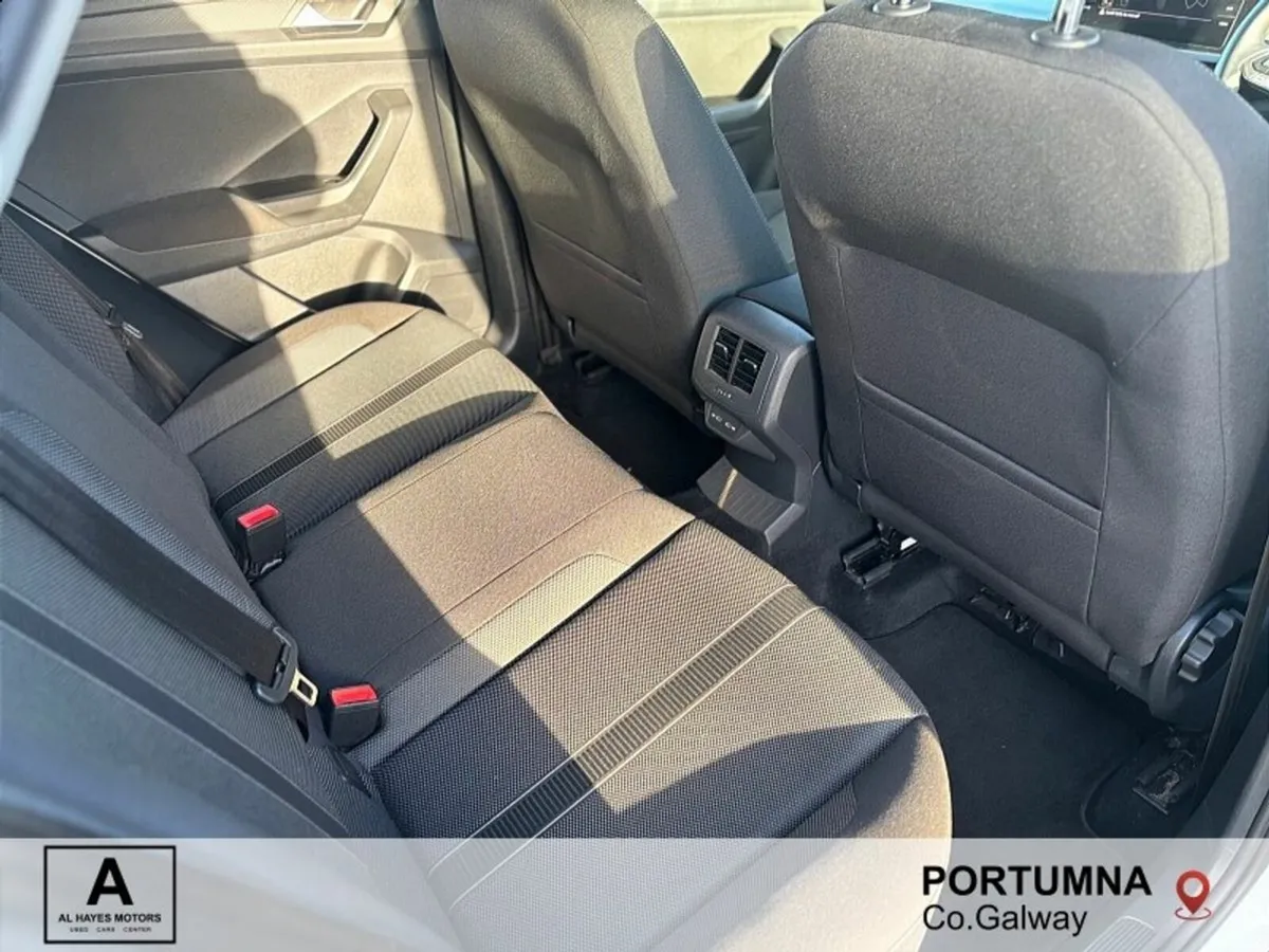 Volkswagen T-Roc LIFE 2.0 TDI 6SPEED 116BHP - Image 6