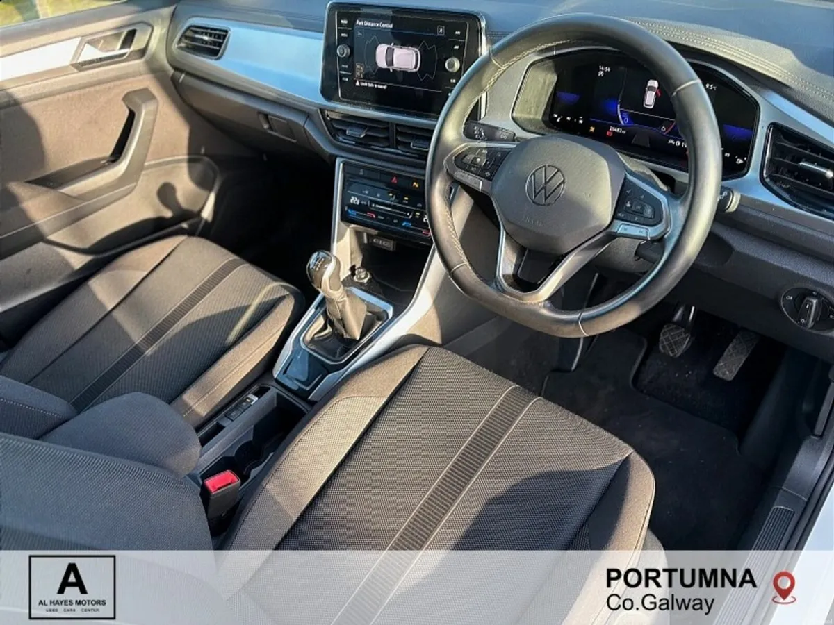 Volkswagen T-Roc LIFE 2.0 TDI 6SPEED 116BHP - Image 2