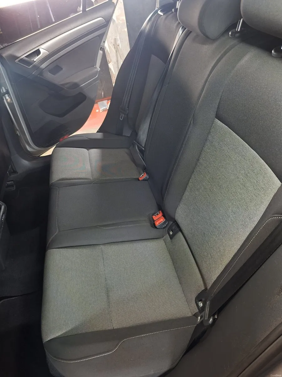 Volkswagen Golf - Image 4