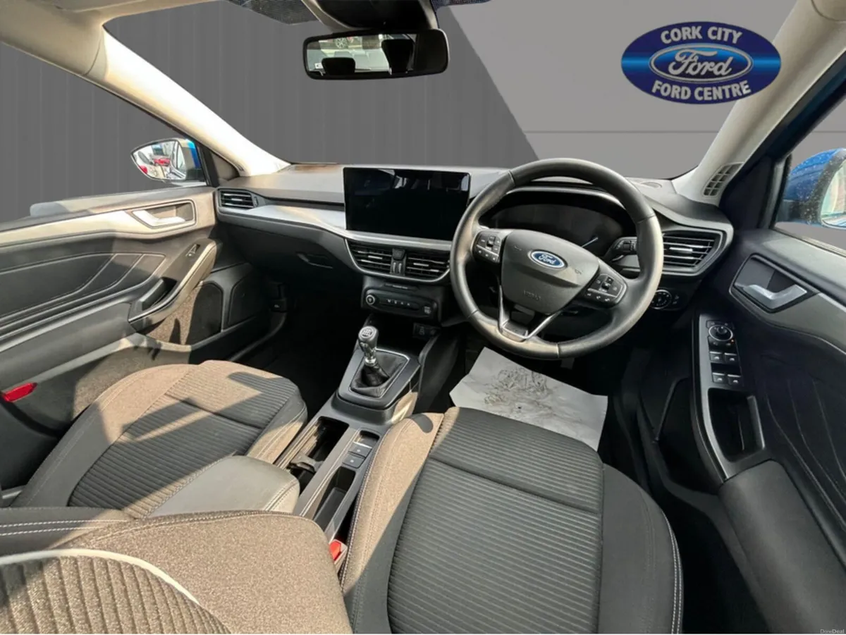 Ford Focus TITANIUM DESING SIP 5DR 1 - Image 3