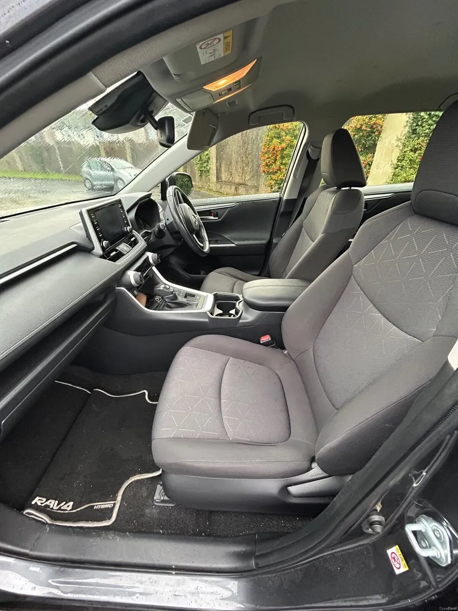 Toyota RAV4 2019 Auto Luna Hybrid 2.5 - Image 4
