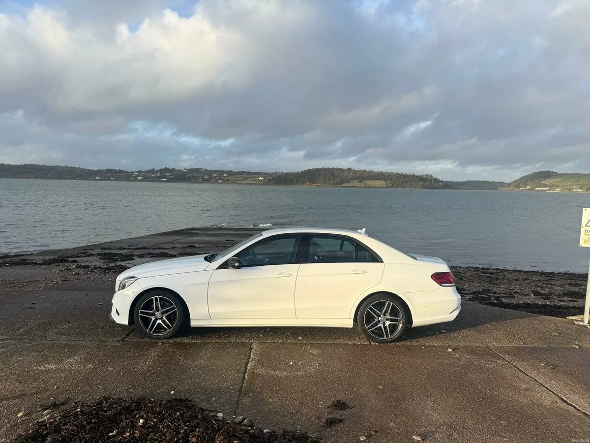 Mercedes-Benz E-Class Low Milage - Image 4