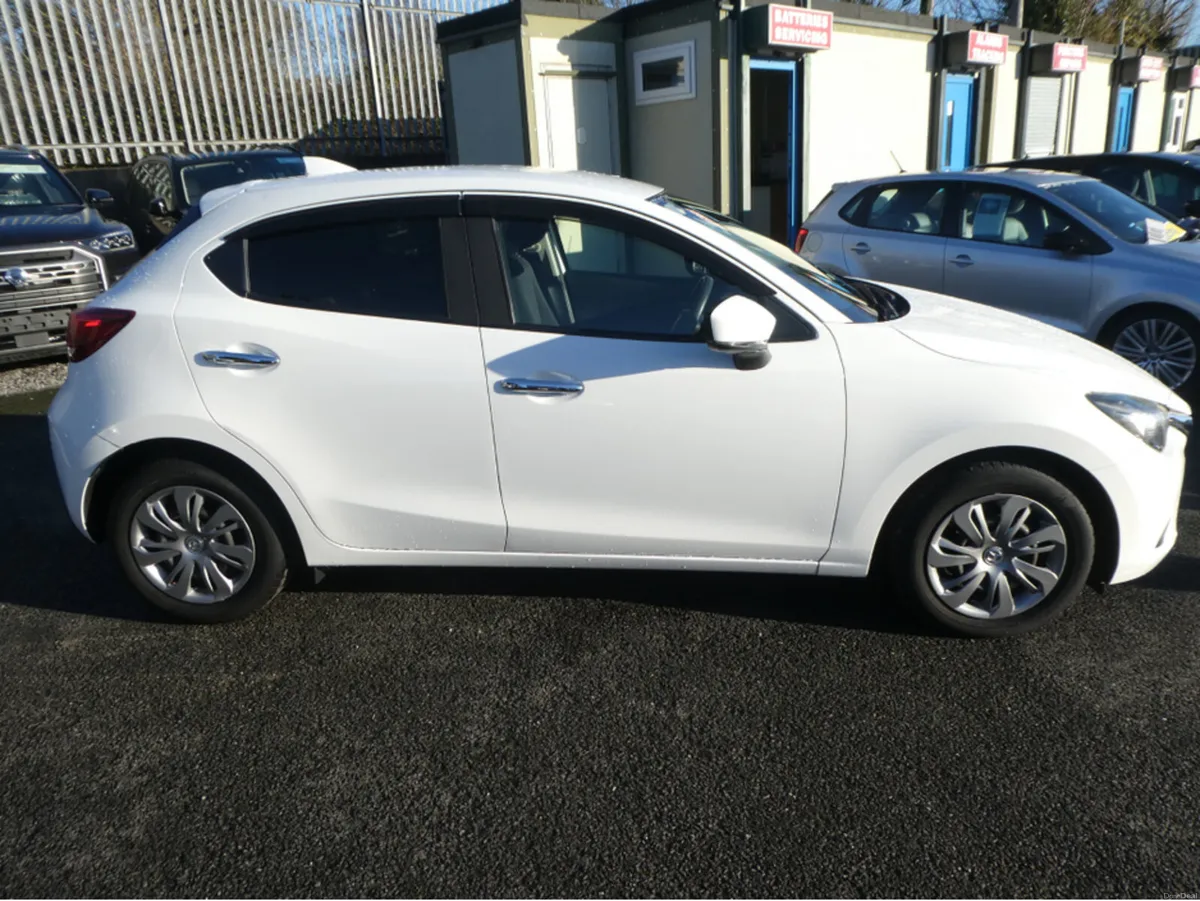 Mazda Demio Skyactive 1.3 Auto - Image 4