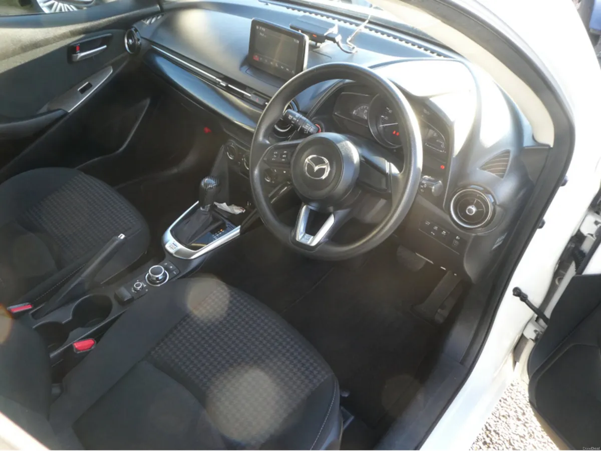 Mazda Demio Skyactive 1.3 Auto - Image 6