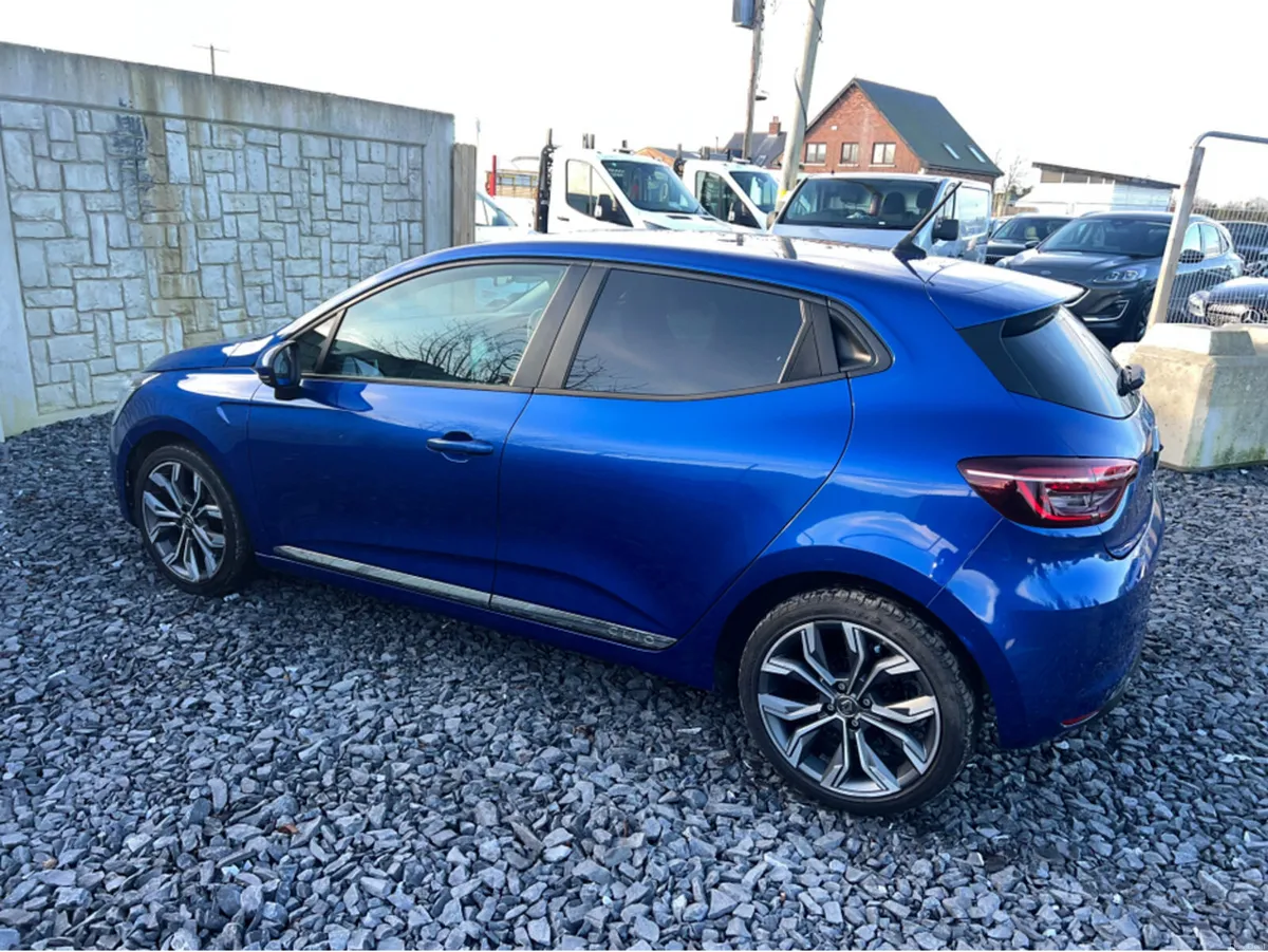 Renault Clio ICONIC TCE 100  5DR - Image 3