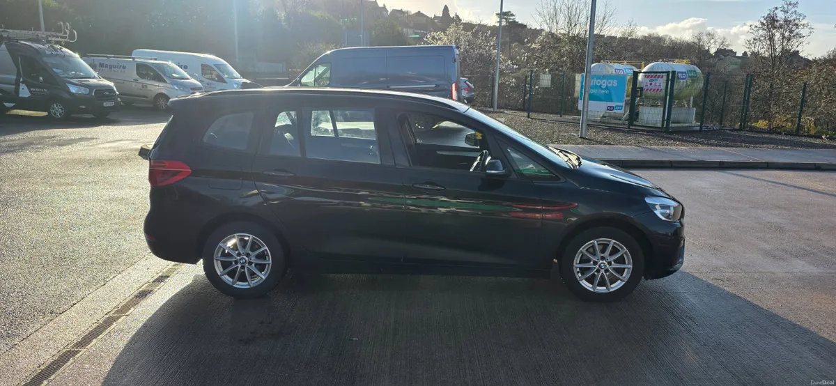 BMW 2-Series 7 Seater One Owner from new - Image 4