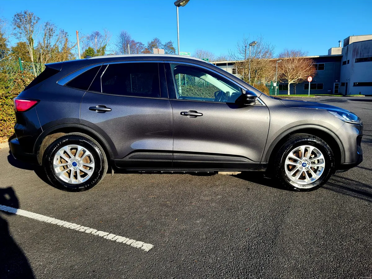 2023 FORD KUGA PHEV TITANIUM HYBRID - Image 5