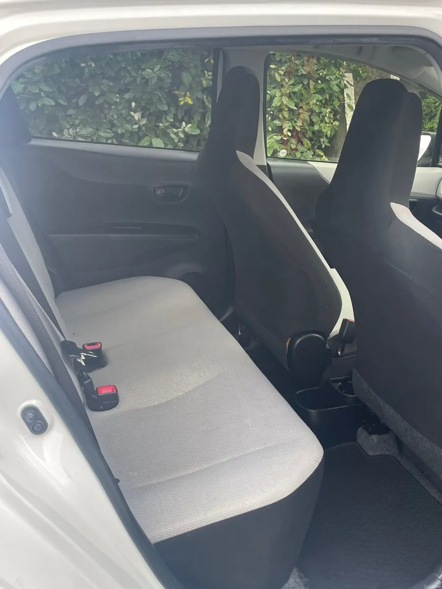 Toyota Vitz 2014 - Image 2