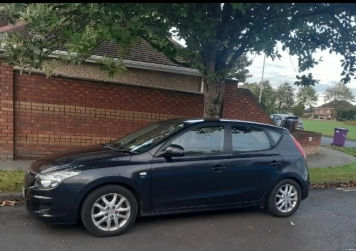 Hyundai i30 2010 - Image 2