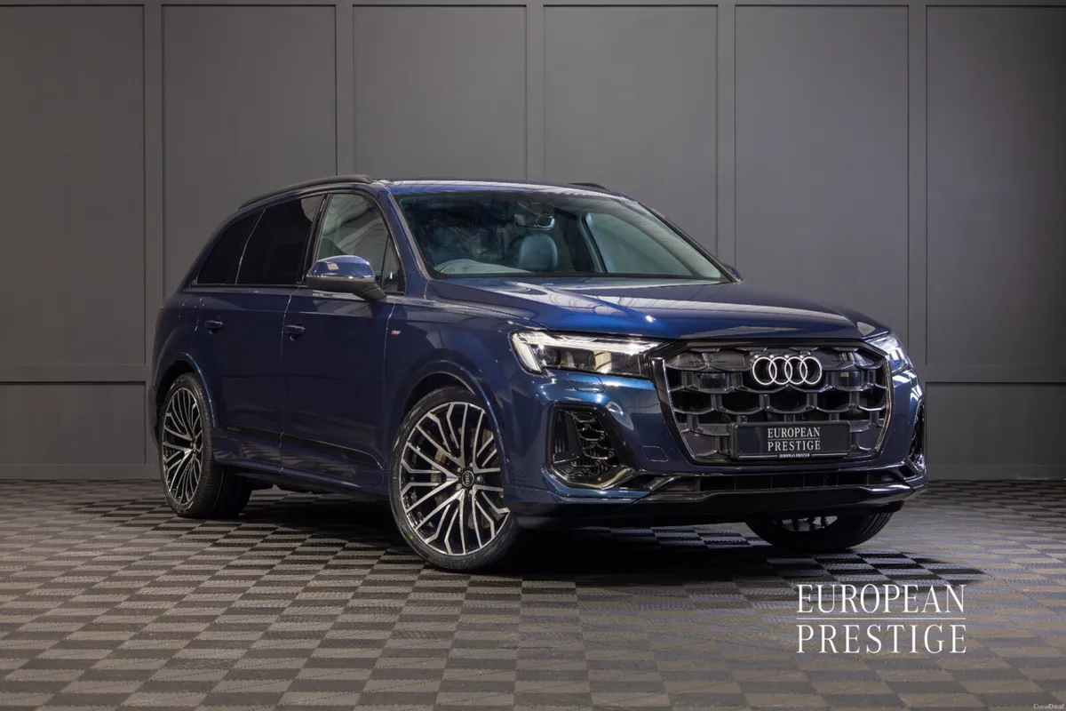 2025 Audi Q7 55 TFSIe Quattro S-Line - Image 1