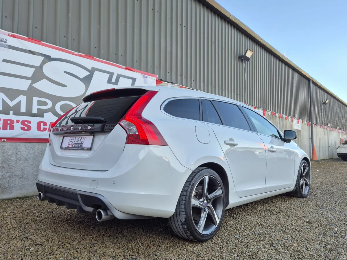 VOLVO V60   ***TOP SPEC  R-DESIGN*** - Image 2