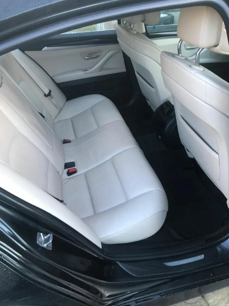 BMW 5-Series 2012 - Image 4