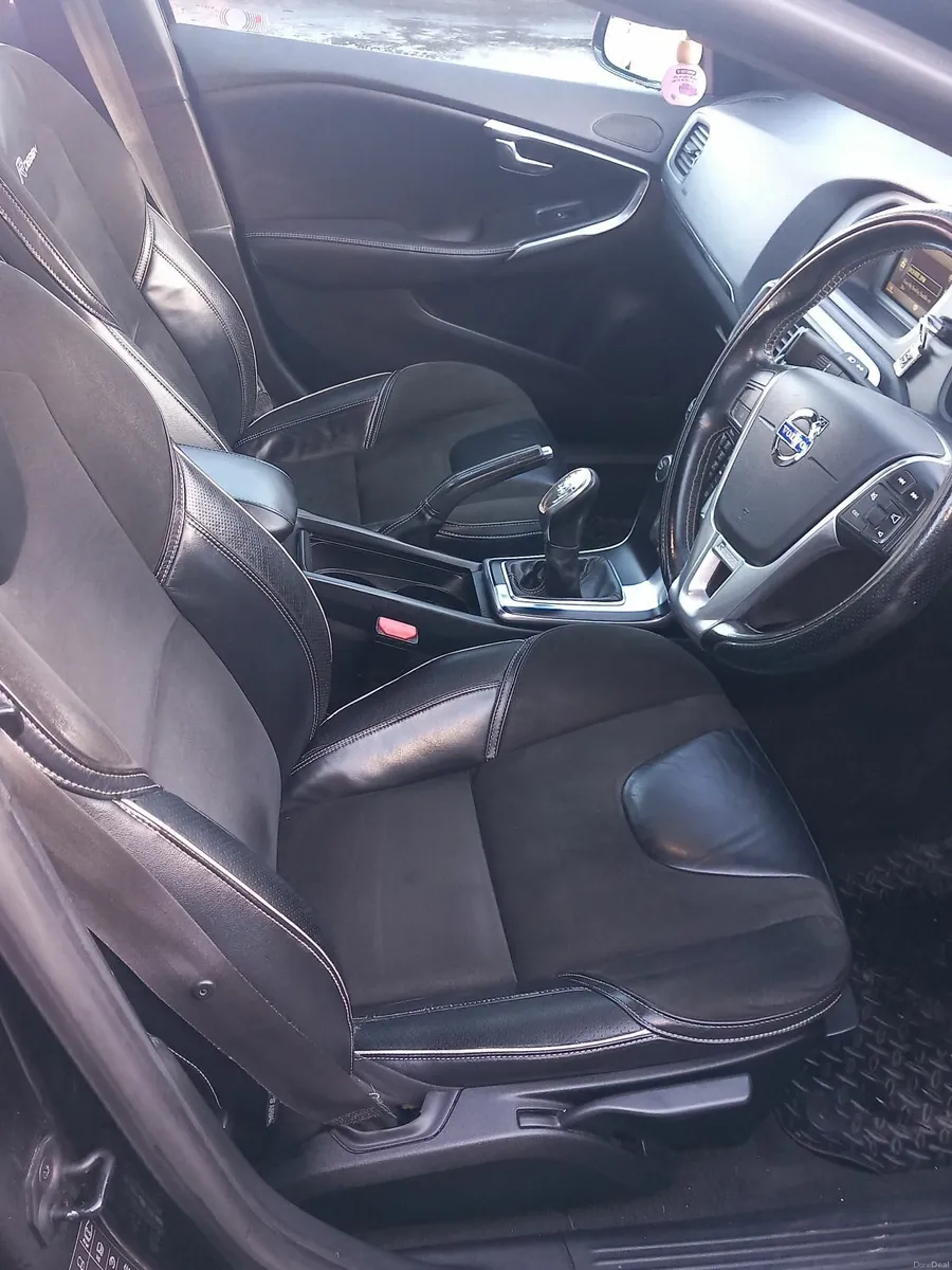 Volvo V40 2013 - Image 3