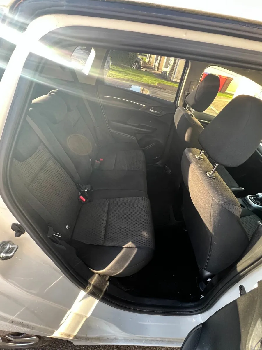 Honda Fit 2018 - Image 2