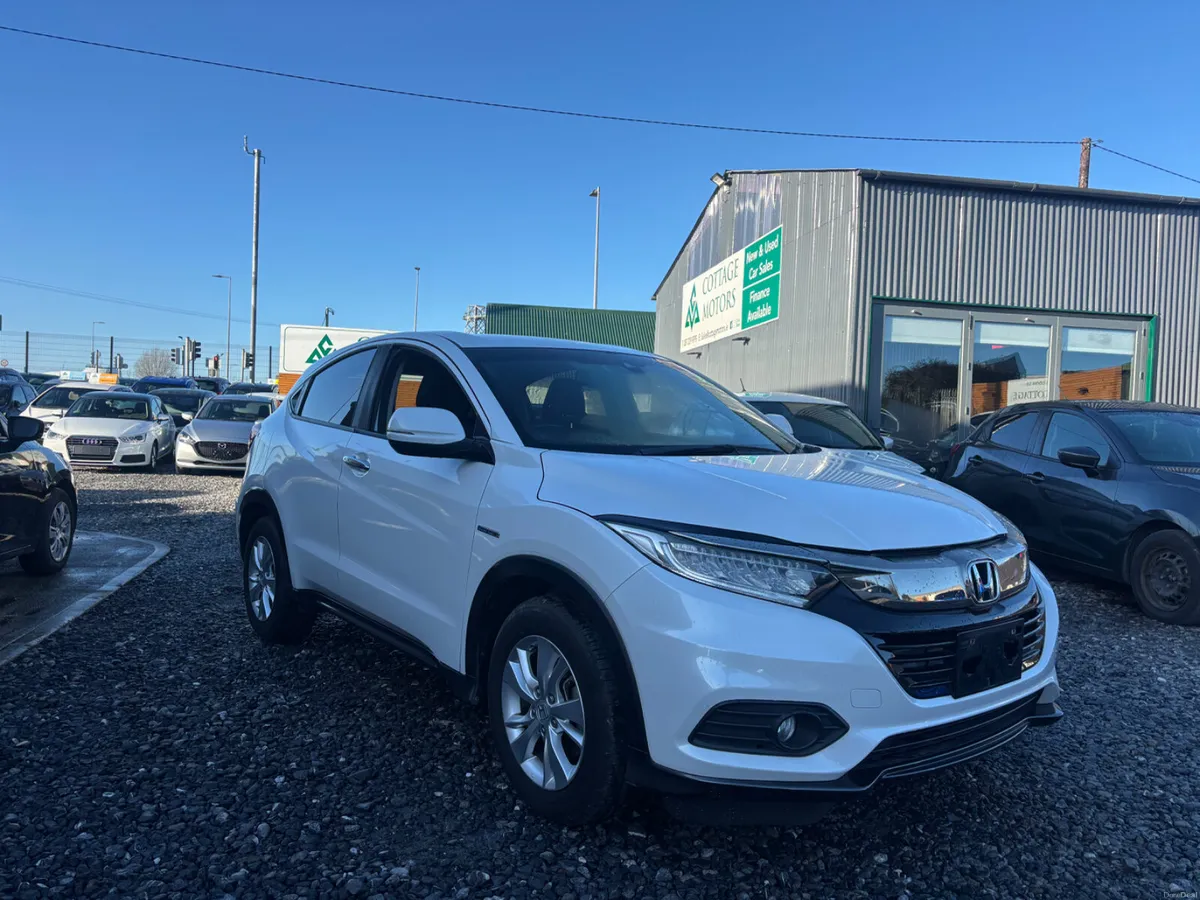 Honda Vezel 1.5 Auto Hybrid - Image 2
