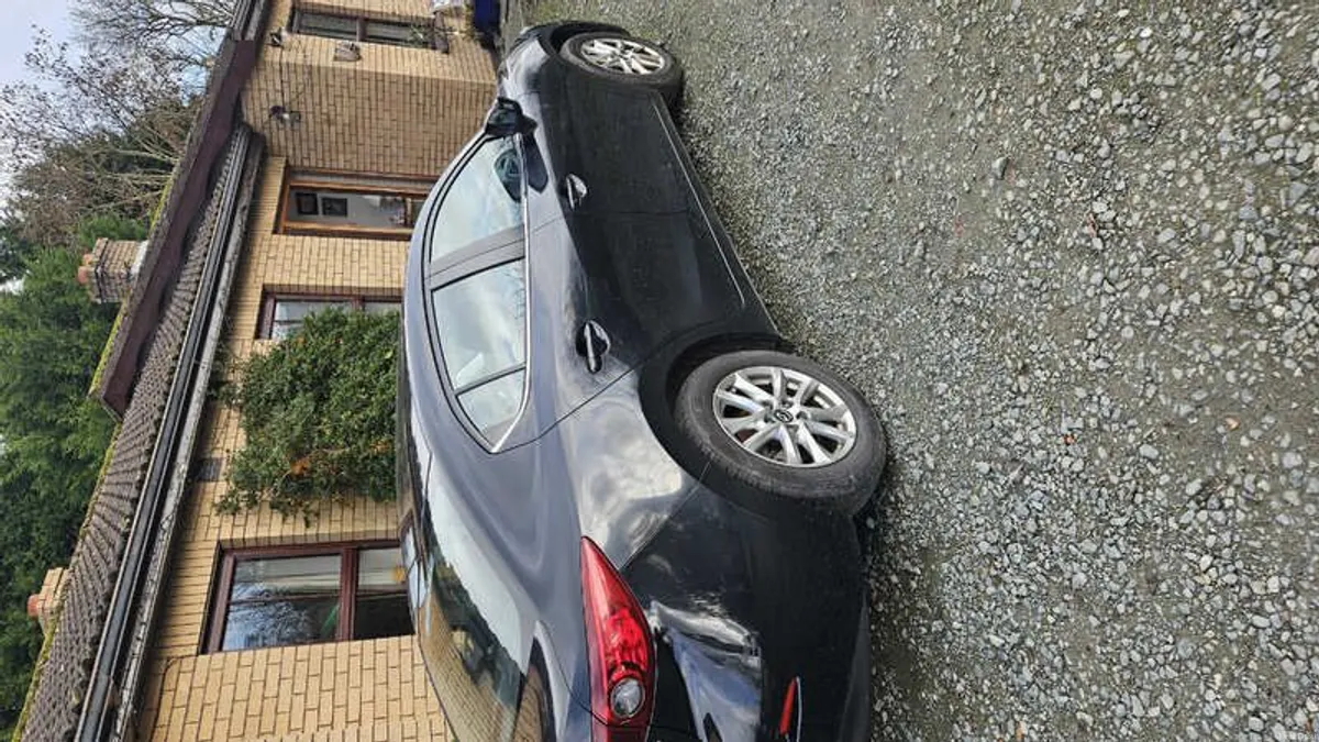 2015 Mazda 3 - Image 3