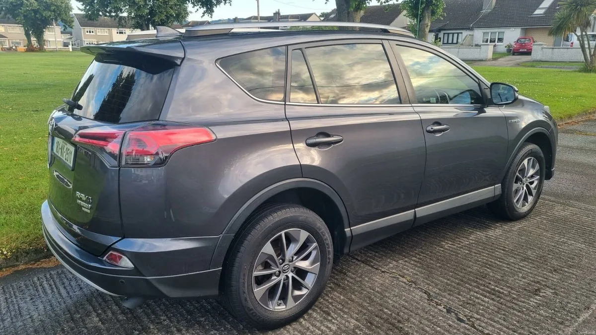 2018 Toyota RAV4 Luna Sport Hybrid - Image 2