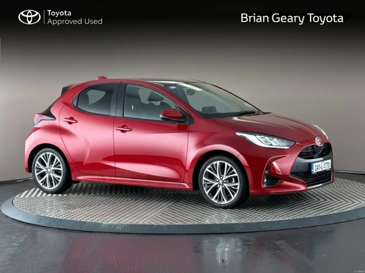 Toyota Yaris HYBRID PLATINUM *TOP SPEC* - Image 1