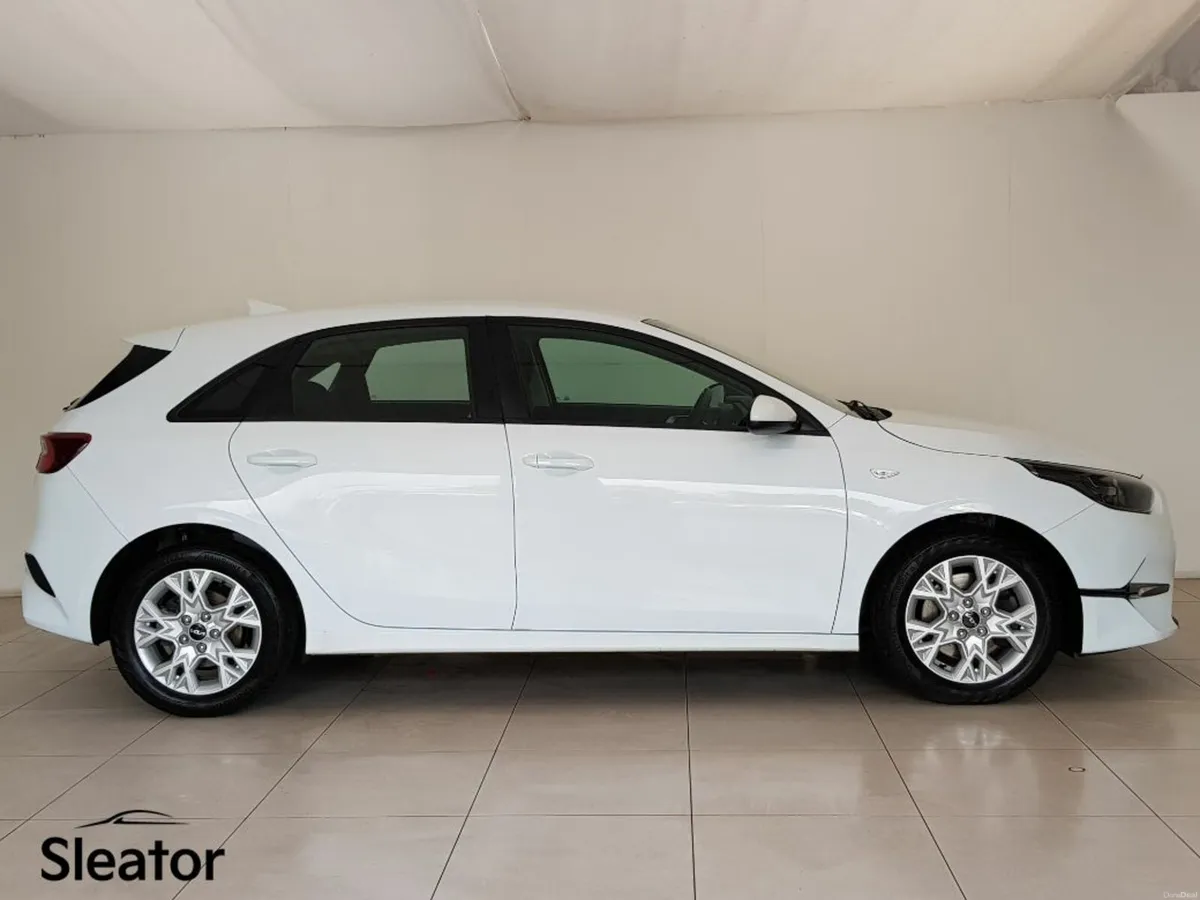 Kia Ceed 1.6D Mhev K2 MY23 5DR - Image 2