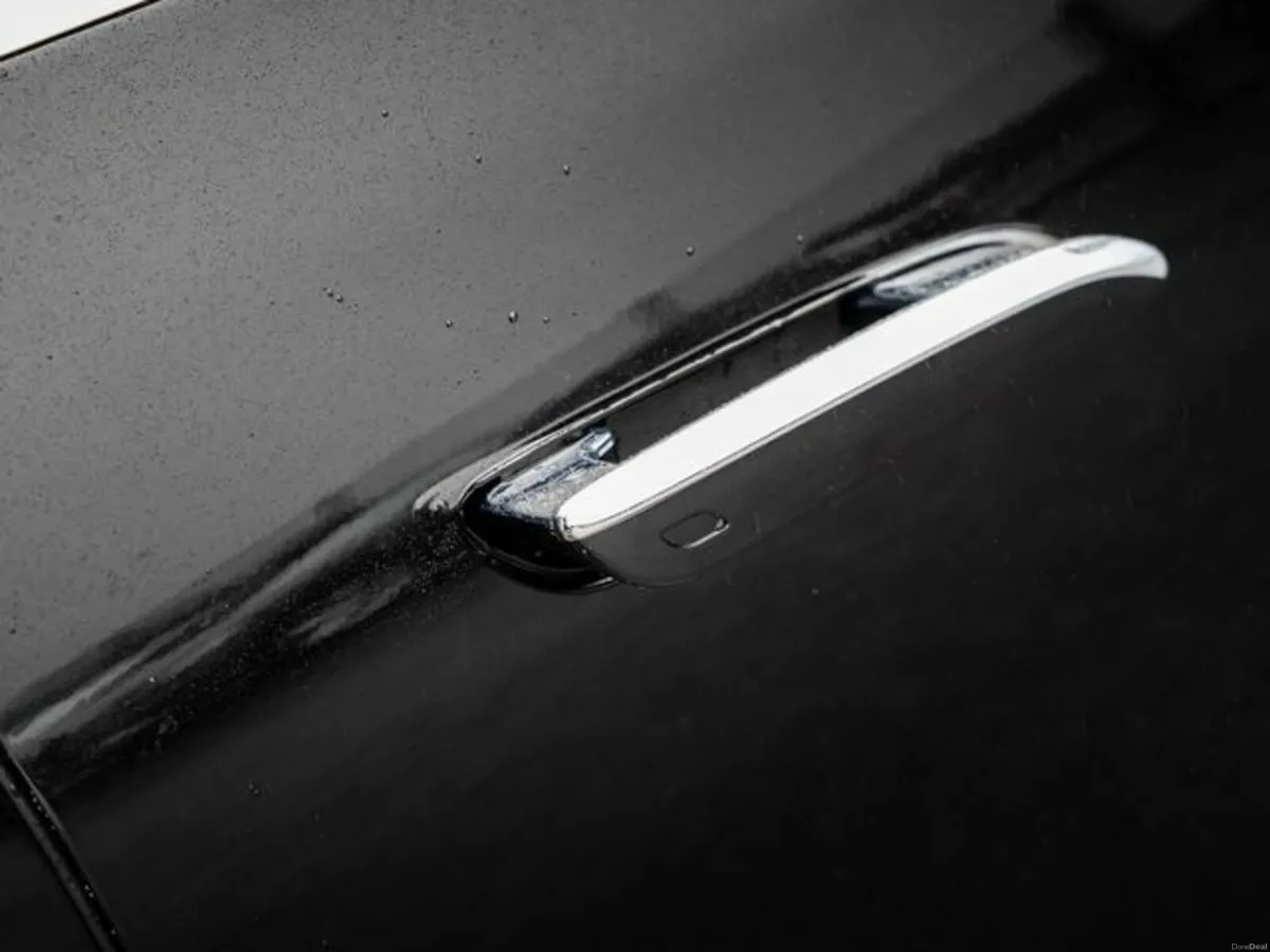 Mercedes-Benz E-Class E 220 D AMG LINE - Image 4