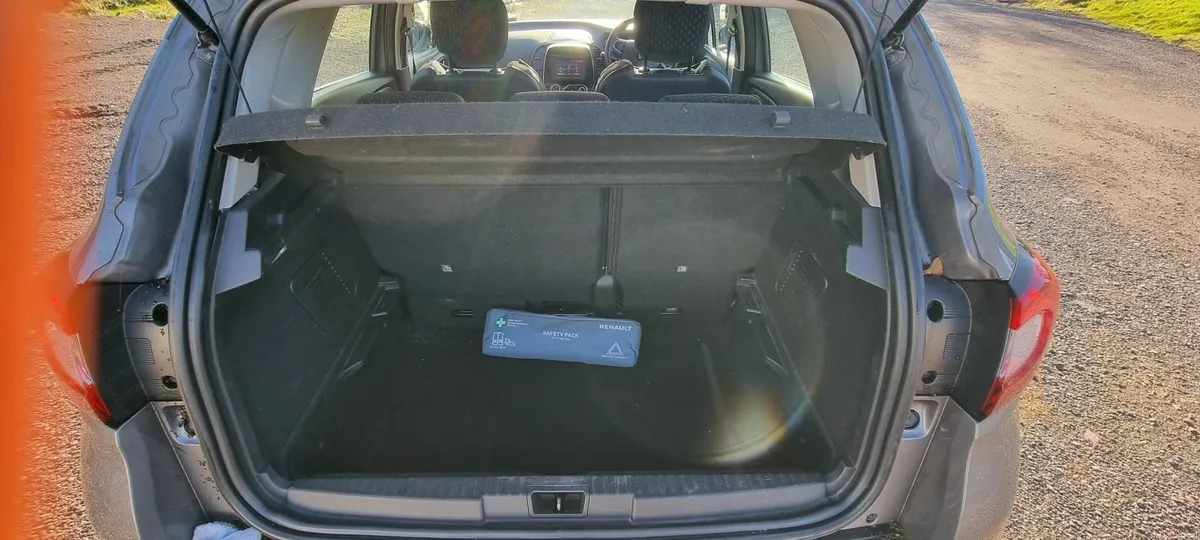 Renault Captur TAX&TEST - Image 3