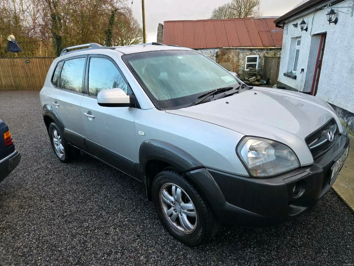 Hyundai Tuscon 2007 2L Petrol SUV - Image 1