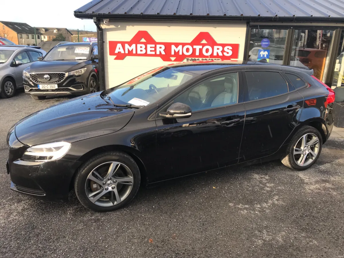 2018 VOLVO V40 D4 AUTOMATIC - Image 1
