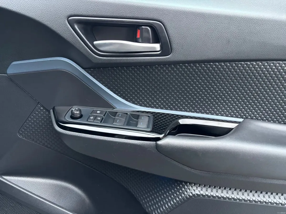 2022 Toyota C-HR 1.8 HYBRID SPORT BITONE - Image 2