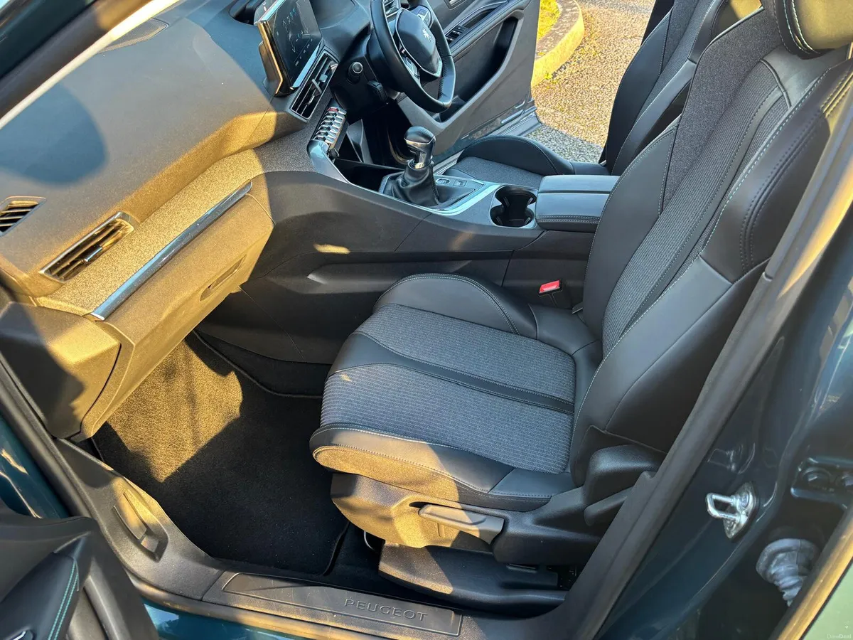 Peugeot 3008 2022 - Image 5
