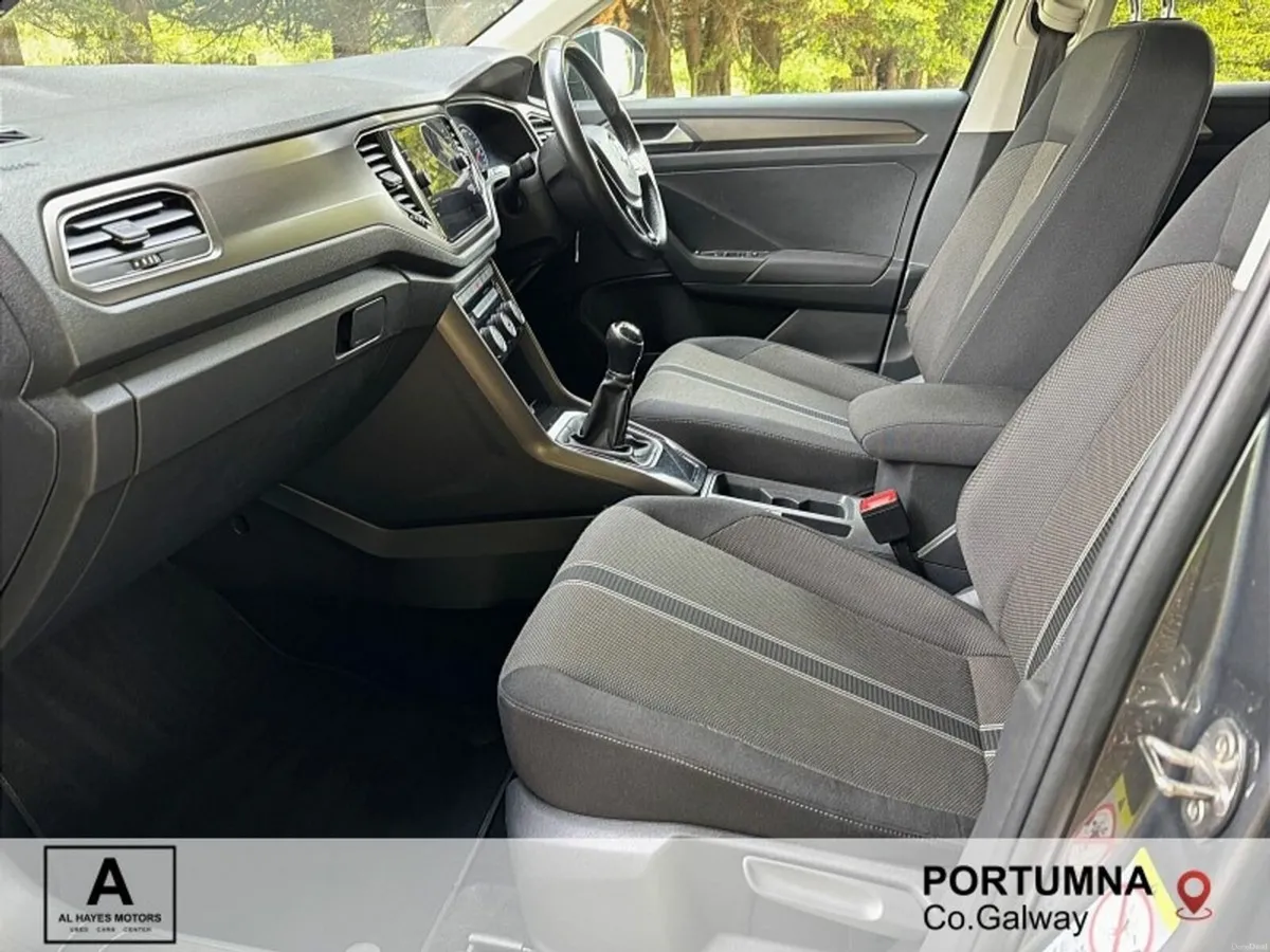 Volkswagen T-Roc DESIGN 1.6 TDI 115bhp *SALE NOW O - Image 3