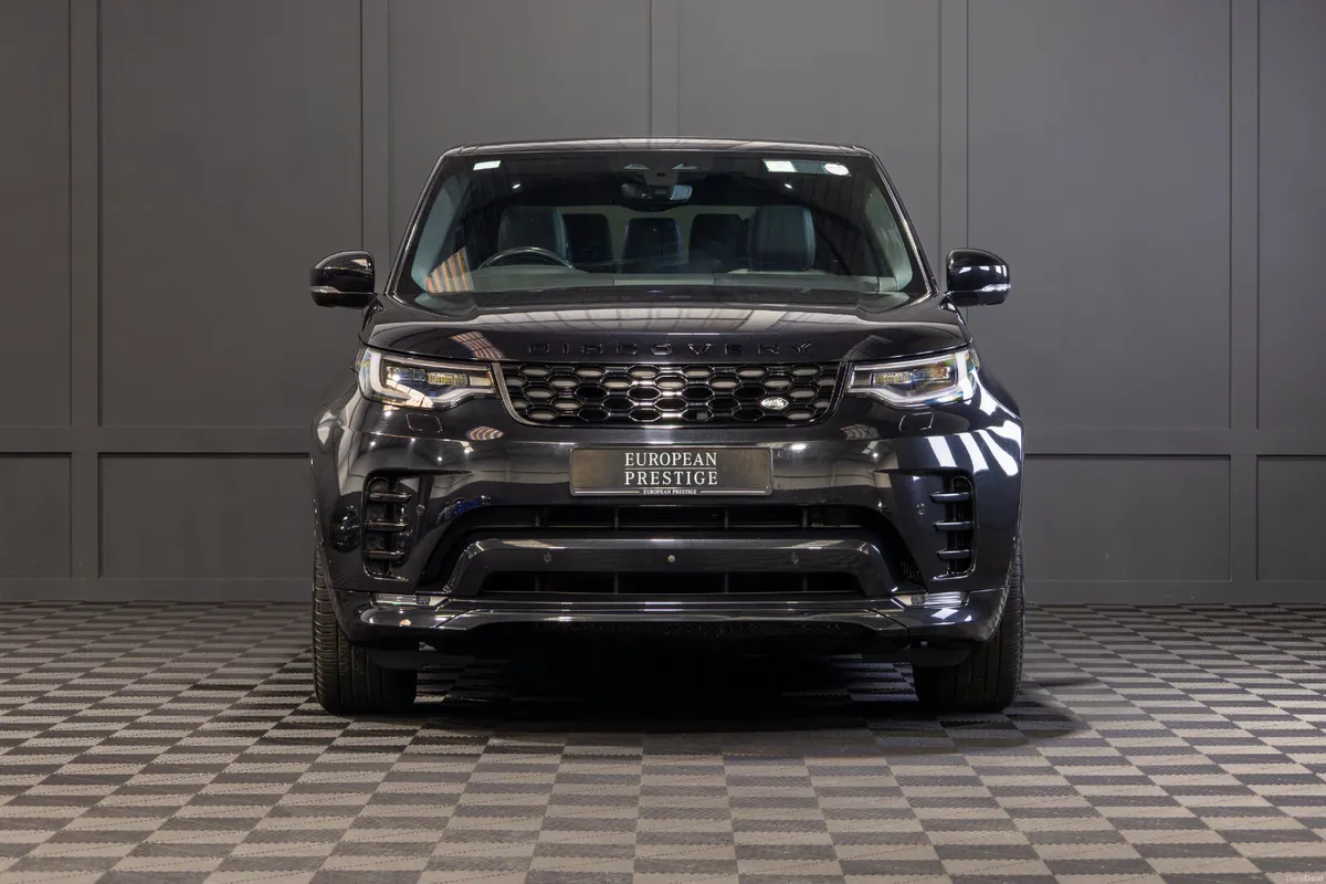 212 Land Rover Discovery R-Dynamic S 7 Seater - Image 2
