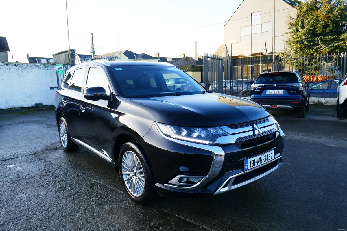 191, MITSUBISHI OUTLANDER 2.4 4H PHEV 221BHP 5 5DR - Image 1