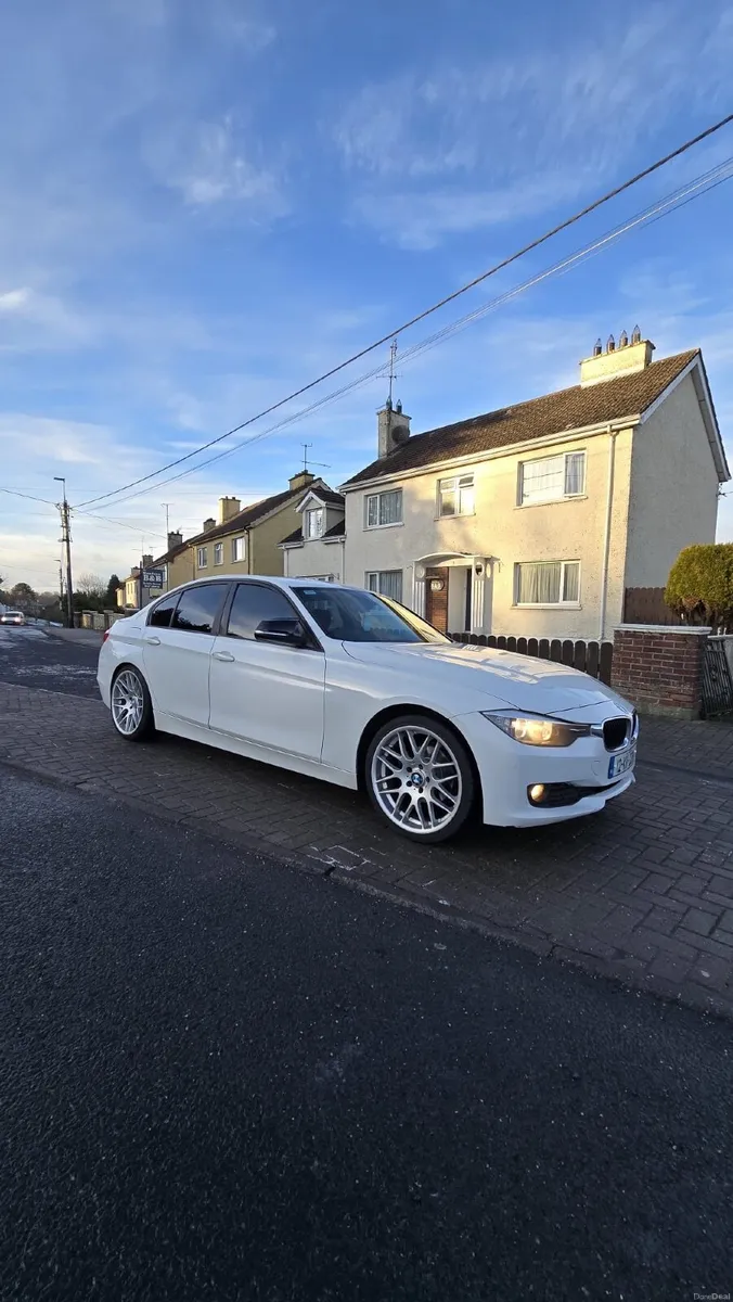 BMW 3-Series 2012 - Image 4