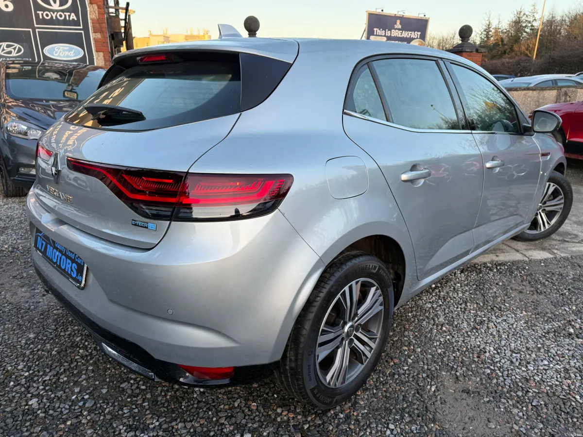 2021 Renault Megane 1.6 E-TECH ICONIC HYBRID AUTO - Image 4
