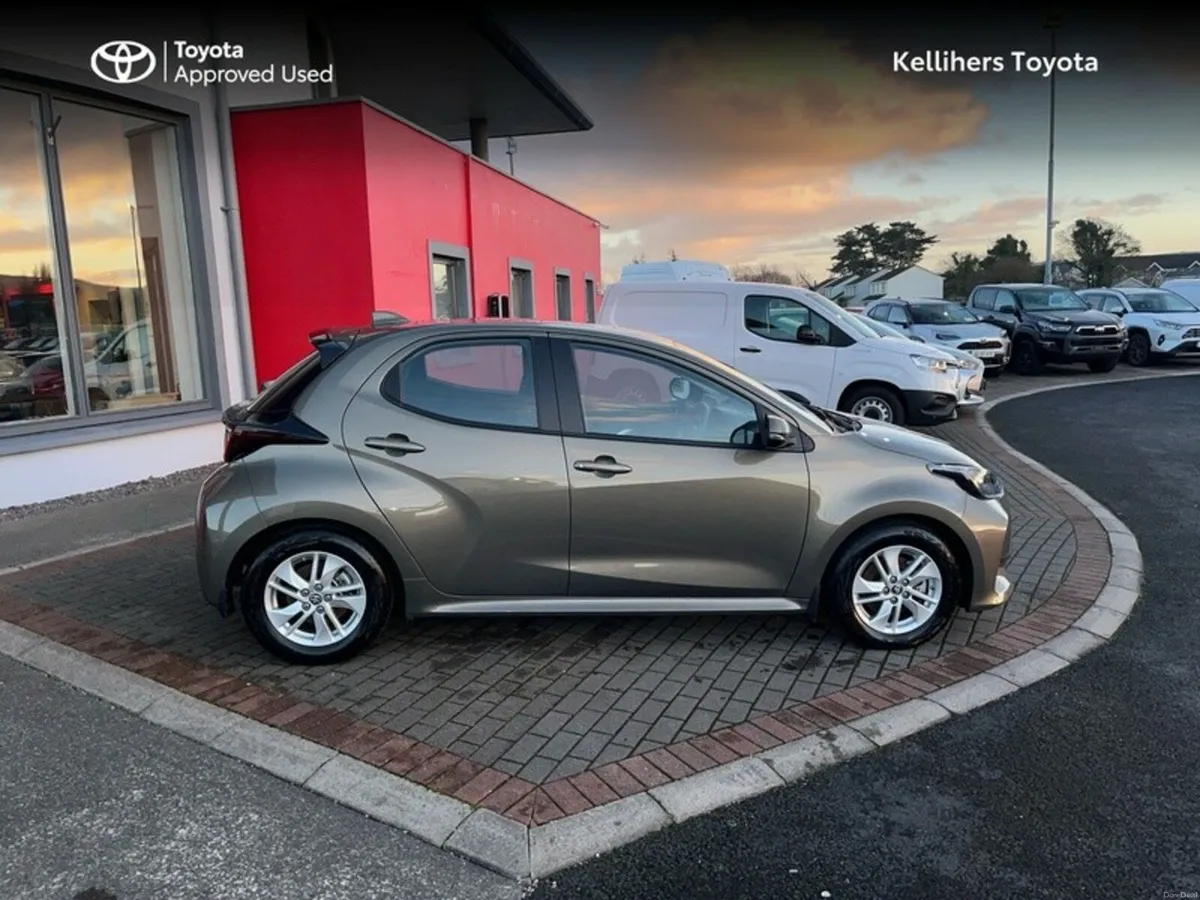 Toyota Yaris Yaris Hybrid Luna - Image 3