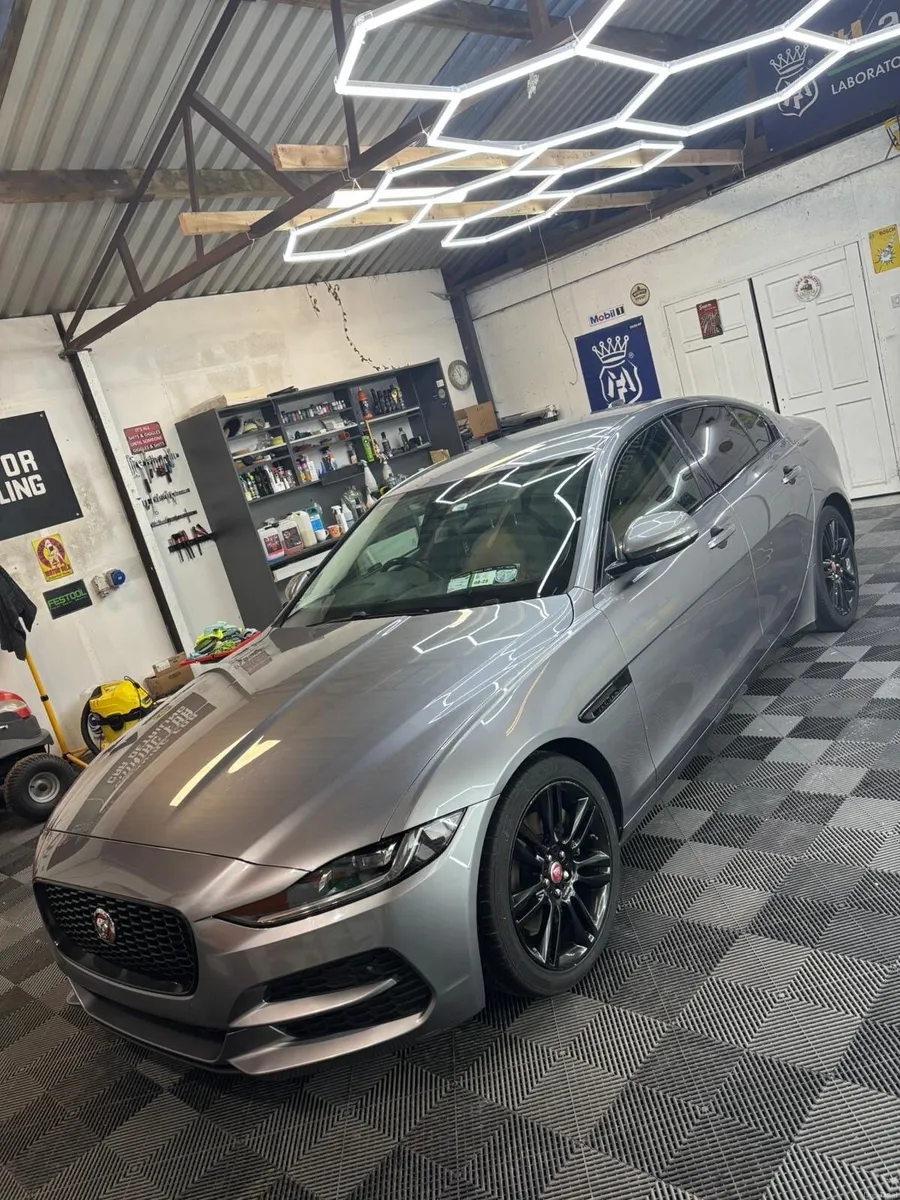 Jaguar XE 2020 - Image 1