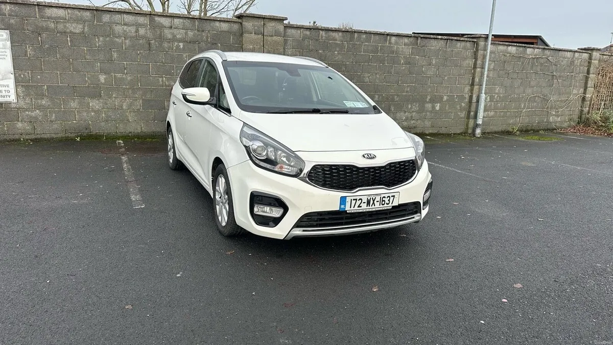 KIA Carens - Image 1