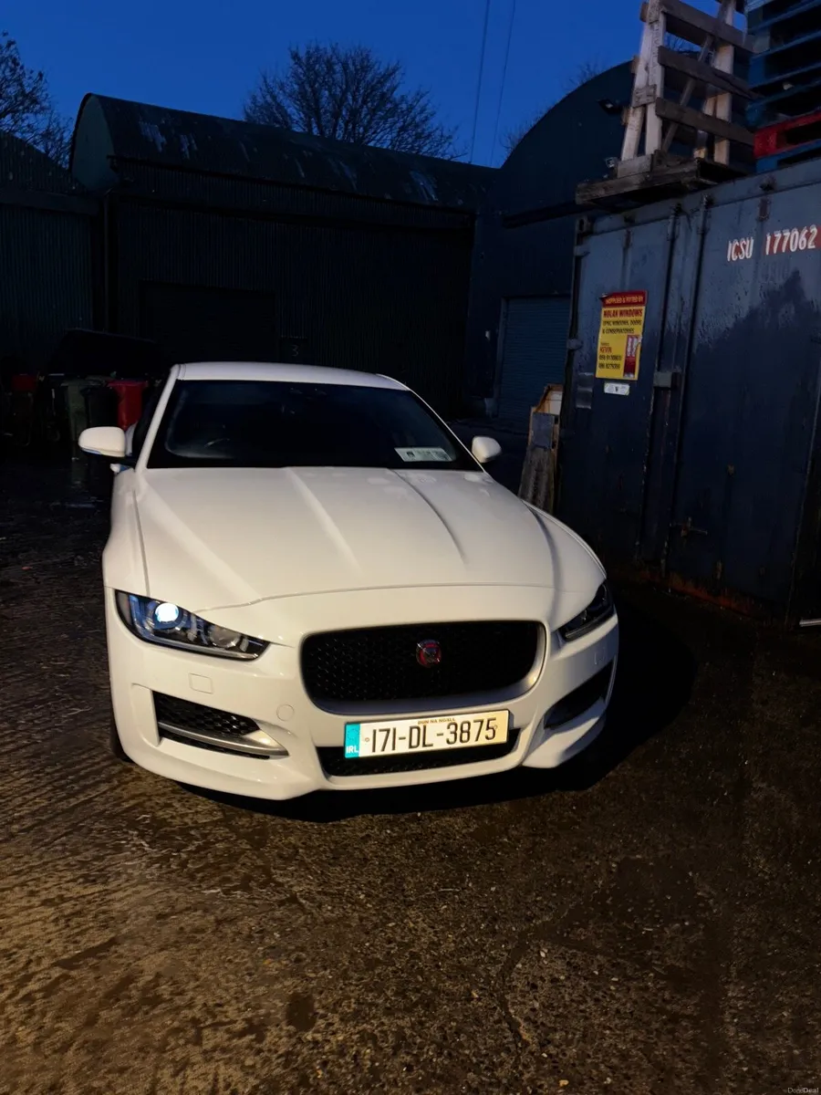 Jaguar xe r-sport AUTO 180 ps - Image 1