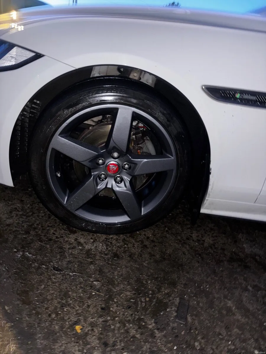 Jaguar xe r-sport AUTO 180 ps - Image 4